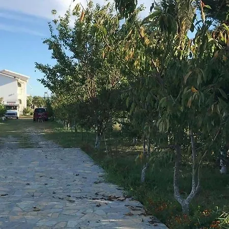 بيت للعطل Sunny Garden